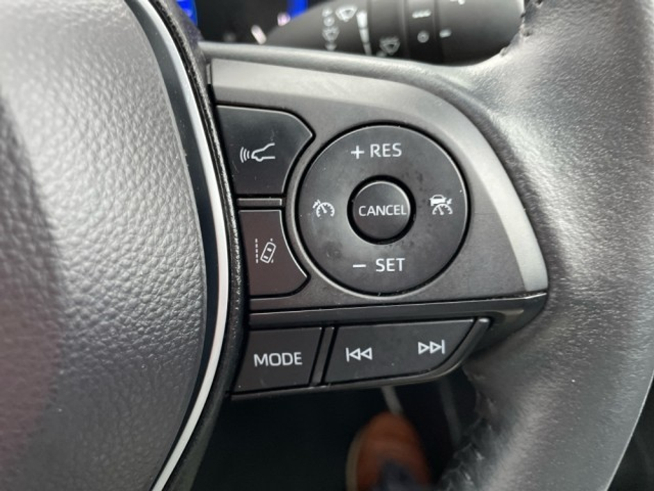 2018 Toyota Corolla Hatchback 5dr Hybrid - Luna Edition - 1.8 Automatic - Very Low KMS - EUR 180 Tax // Front Electric Windows // Rear Electric Windows // Electric Mirrors // Heated Mirrors // Apple Carplay €24,895