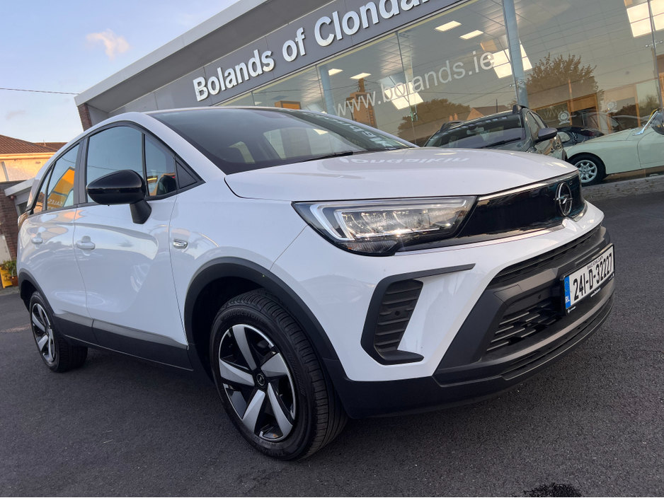 2024 Opel Crossland X **Only 14,000 Kms** Best Value As New 2024 Opel Crossland Diesel Apple Car Play Rear View Camera www.bolands.ie Est.1955 €21,950
