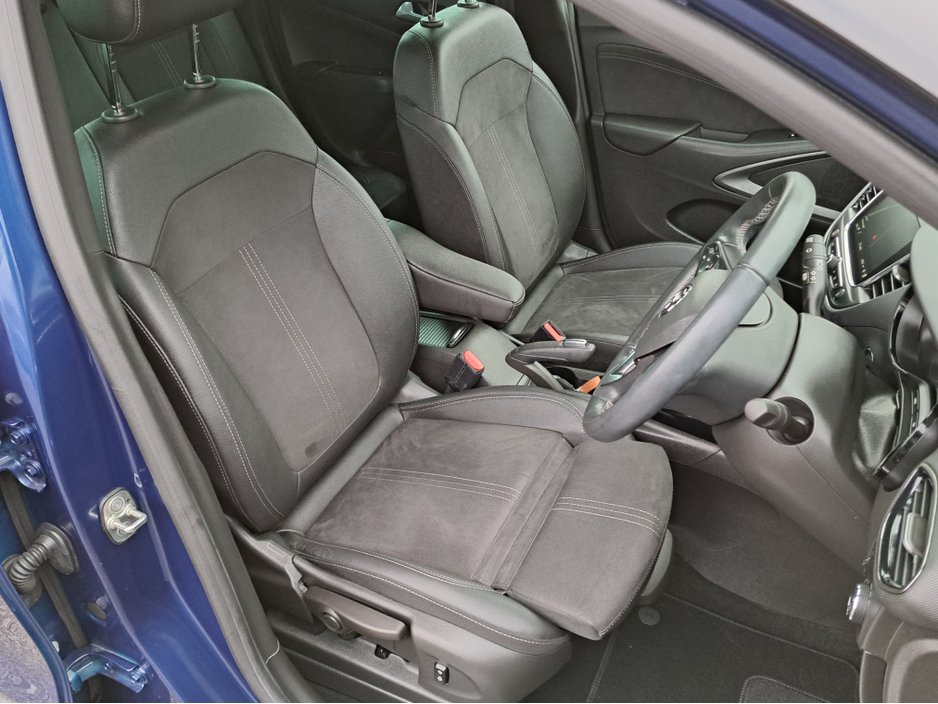 2022 Opel Crossland ULTIMATE 1.2TURBO 110BHP **LEATHER/SUEDE INTERIOR** €19,950