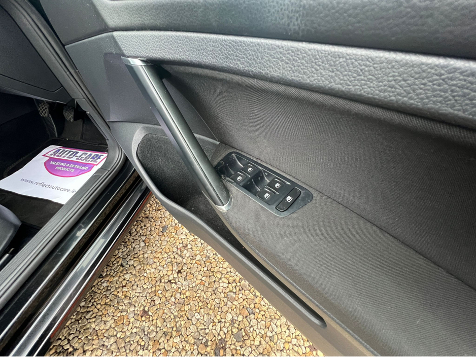 2016 Volkswagen Golf ==STUNNING CAR-1.6TDI//HEATED SEATS//FRESH NCT//SERVICED== €10,450