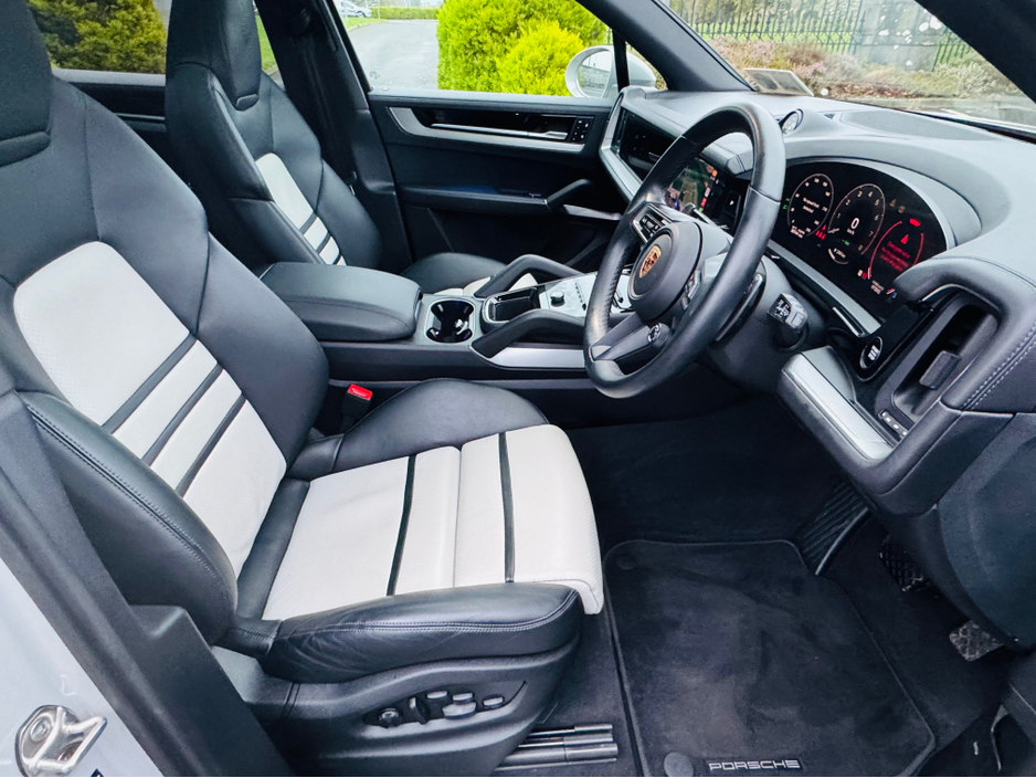 2024 Porsche Cayenne 3.0 V6 E-HYBRID AUTO==HUGE SPEC==COST €153K NEW== €116,950