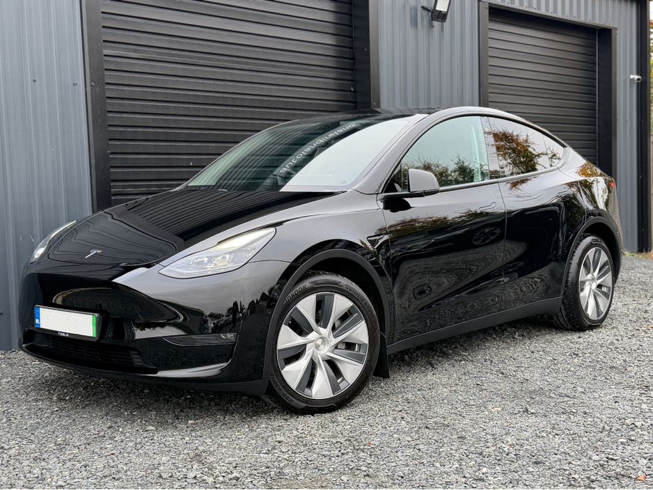 2023 Tesla Model Y MODEL Y LONG RANGE AWD €32,950
