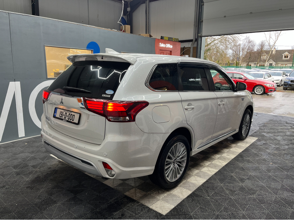 2019 Mitsubishi Outlander €22950! 2019 MITSUBISHI OUTLANDER PHEV LIMITED EDITION 4WD 2.4 AUTOMATIC / CRUISE CONTROL / REVERSE CAMERA / ELECTRIC HEATED SEATS / HEATED STEERING WHEEL €22,950