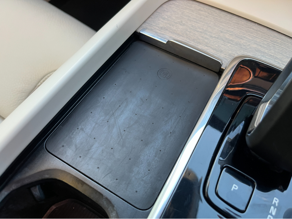 2023 Volvo XC60 T6 PHEV PLUS DARK AWD AUTOMATIC 2.0 PETROL //HIGH SPEC//PANORAMIC GLASS ROOF//360 PARKING CAMERAS//SAT NAV// €39,950