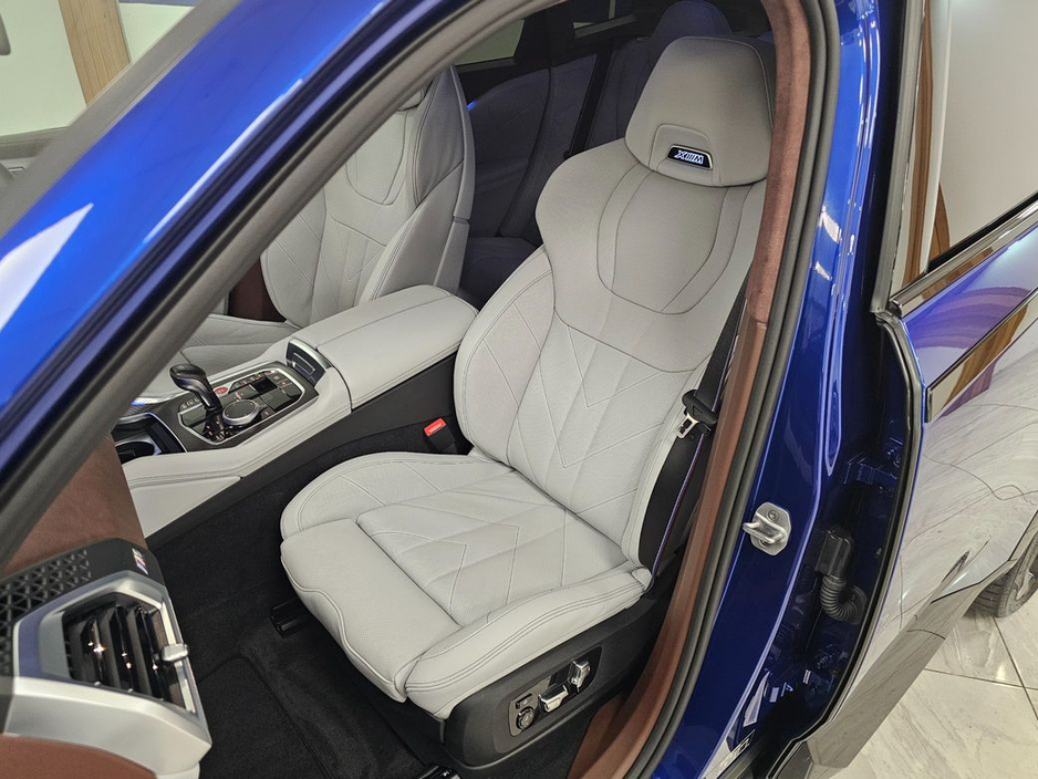 2025 BMW XM IVORY LTHR €123,950