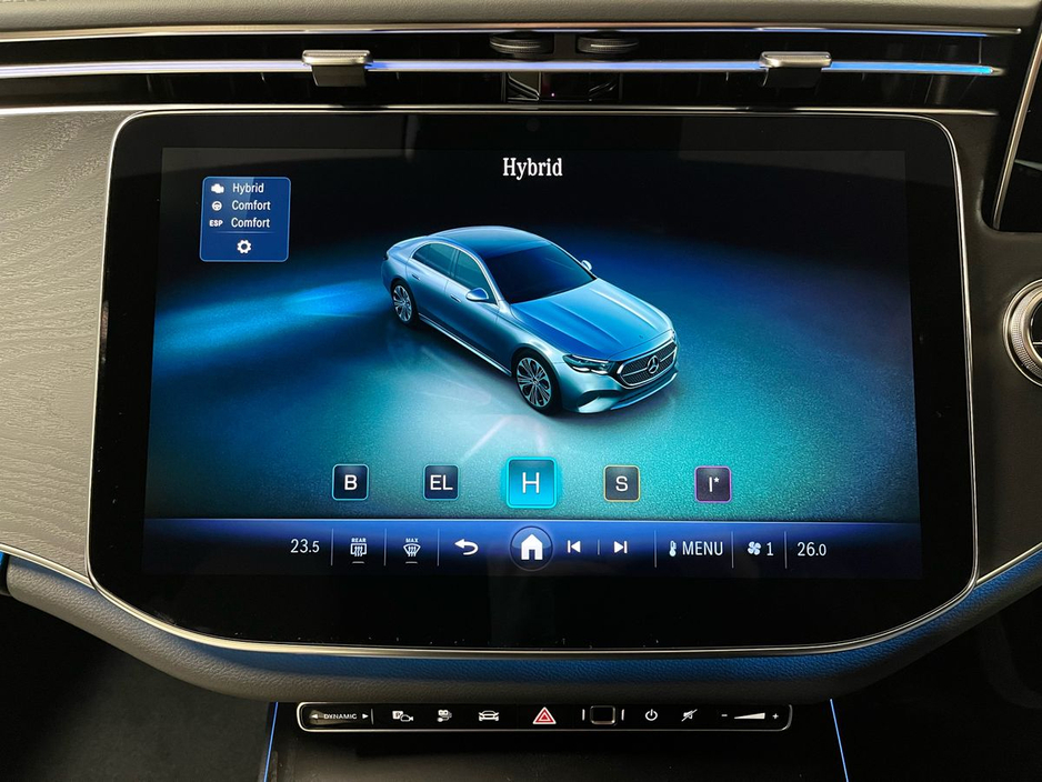 2026 Mercedes-Benz E Class 300de AMG - 20 Inch Alloys - Reversing Camera - Ambient Lighting - Sat Nav - Climate Control - Electric Heated Memory Seats - Keyless Start - Apple CarPlay/Android Auto €91,406