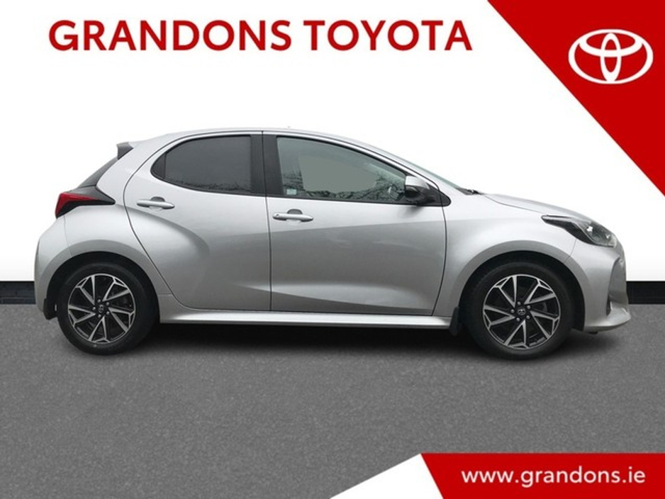 2023 Toyota Yaris 1.5 HYBRID L/SPORT - GRANDONS €23,995