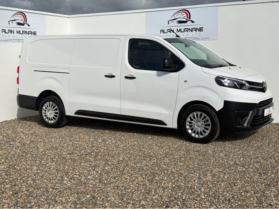 2022 Toyota Proace ICON L2 €15,500