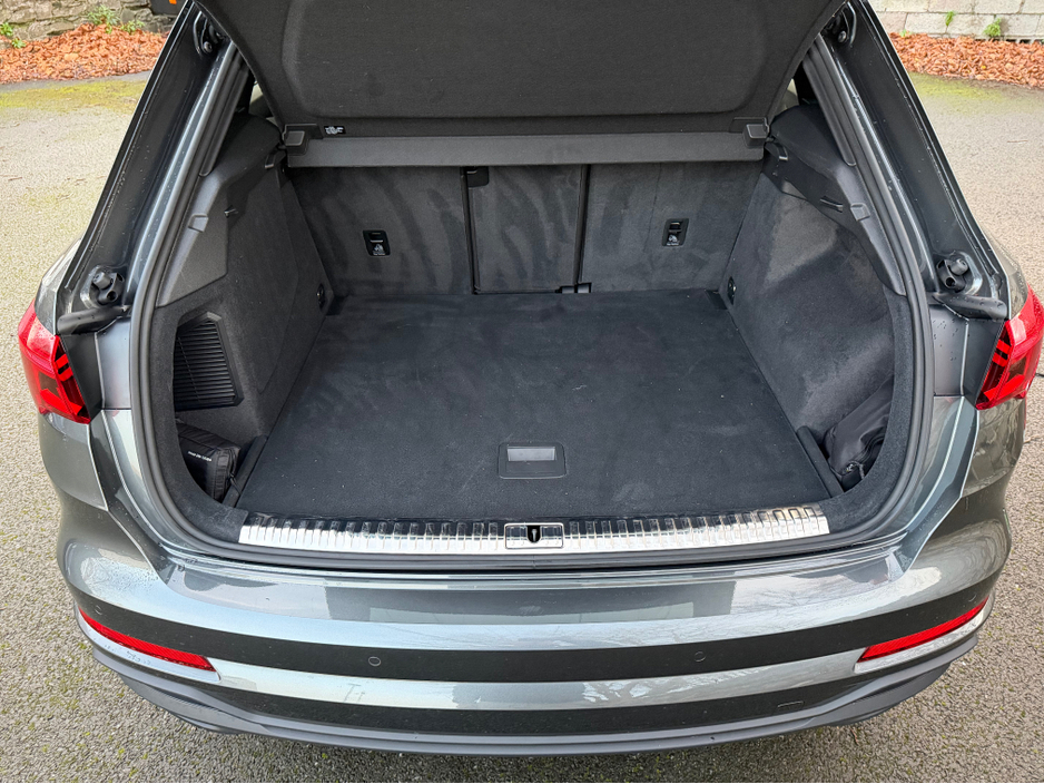 2024 Audi Q3 S LINE 45 TFSI E//LOW MILEAGE//FULL LEATHER//REVERSE CAMERA//FINANCE PACKAGES// €46,950