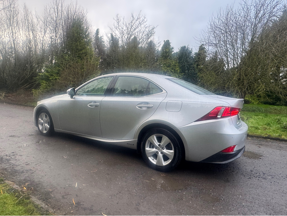 2014 Lexus IS 300 h 300 H SE AUTO 2.5 HYBRID €9,899