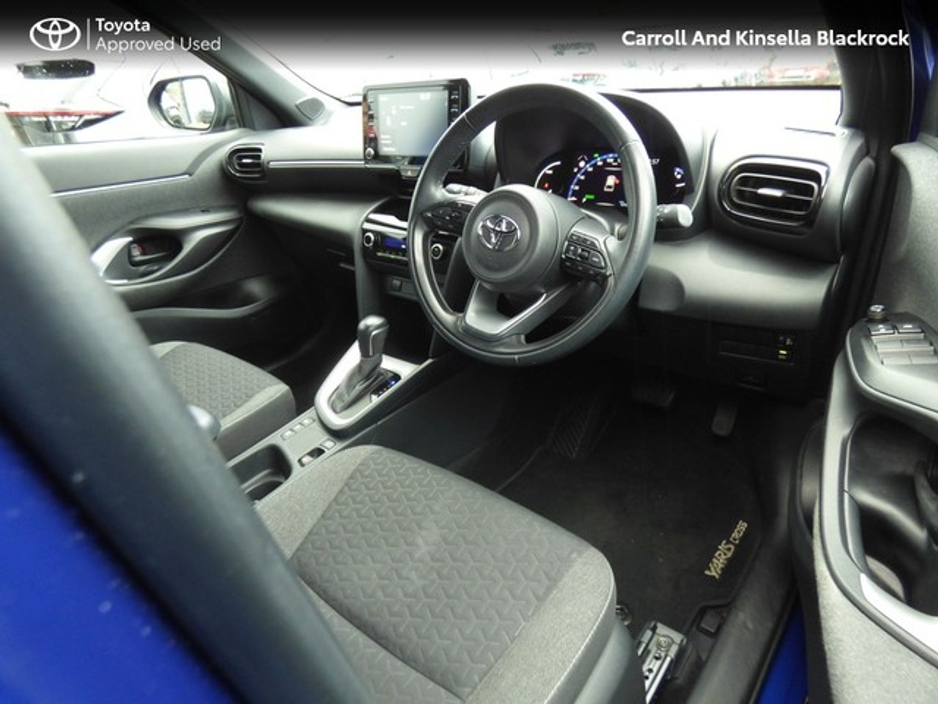 2022 Toyota Yaris Cross Hybrid Luna Sport €27,950