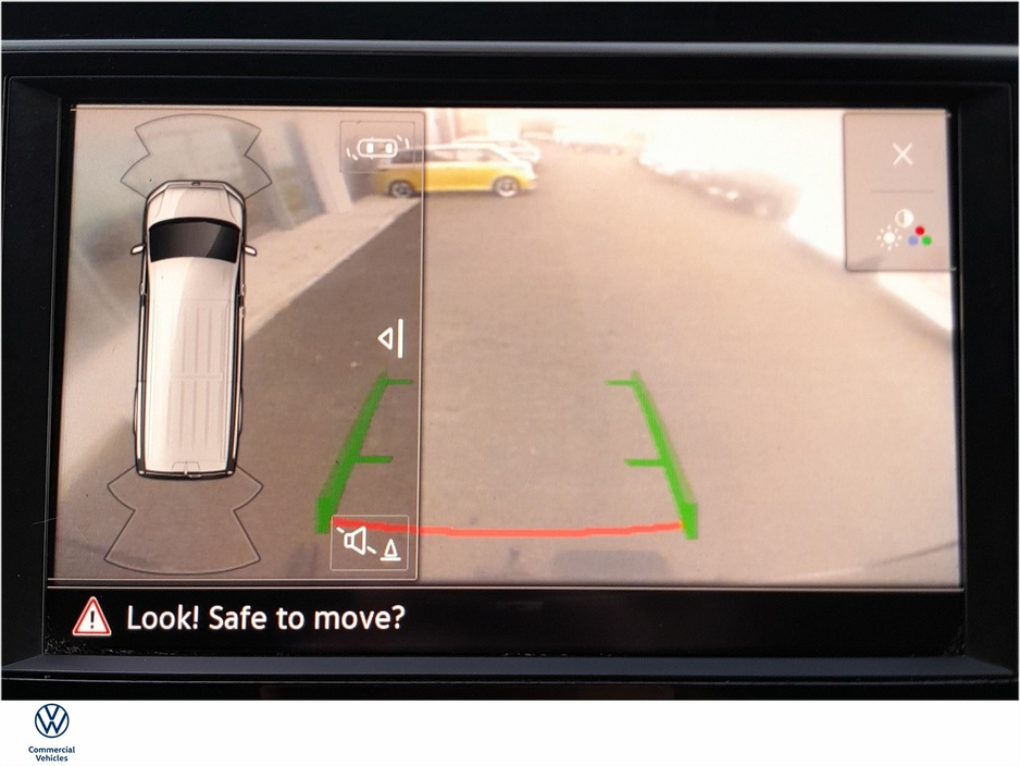 2022 Volkswagen Crafter VAN 35 2.0TDI 177BHP MEDIUM WHEEL BASE HIGHLINE AUTOMATIC 4-MOTION WITH TOWBAR & HEATED SEATS (VAT INVOICE) €32,516