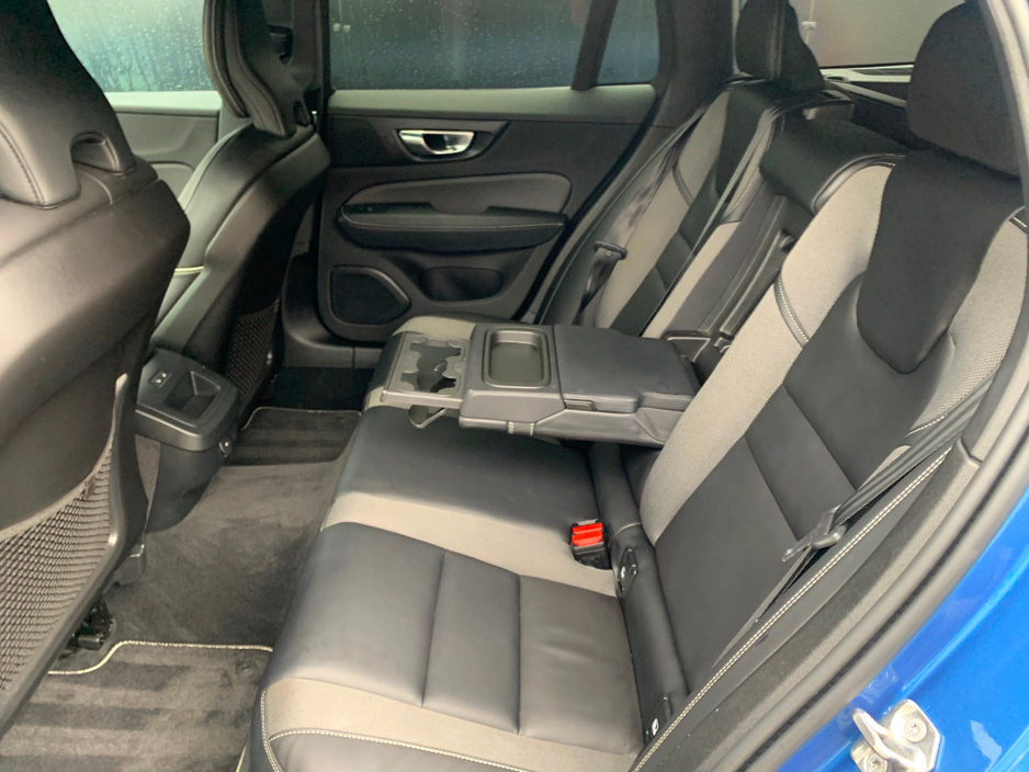 2021 Volvo V60 2.0 B4 197 BHP DSL R-DESIGN AUTO // ONE OWNER // FULL SERVICE HISTORY // STUNNING CONDITION 02/27 NCT // €270 ROAD TAX // €30,950