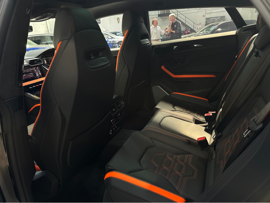 2025 Lamborghini Urus URUS S-E 4X4 V8 TWIN TURBO €359,950