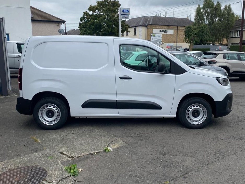 2025 Fiat Doblo SWB 1 5 100HP 650KG 4DR €21,495