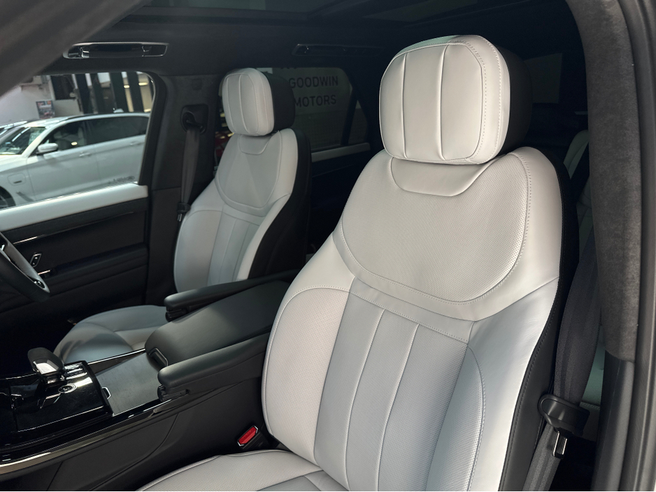 2025 Land Rover Range Rover Sport AUTOBIOGRAPHY P460 E-HYBRID €144,950