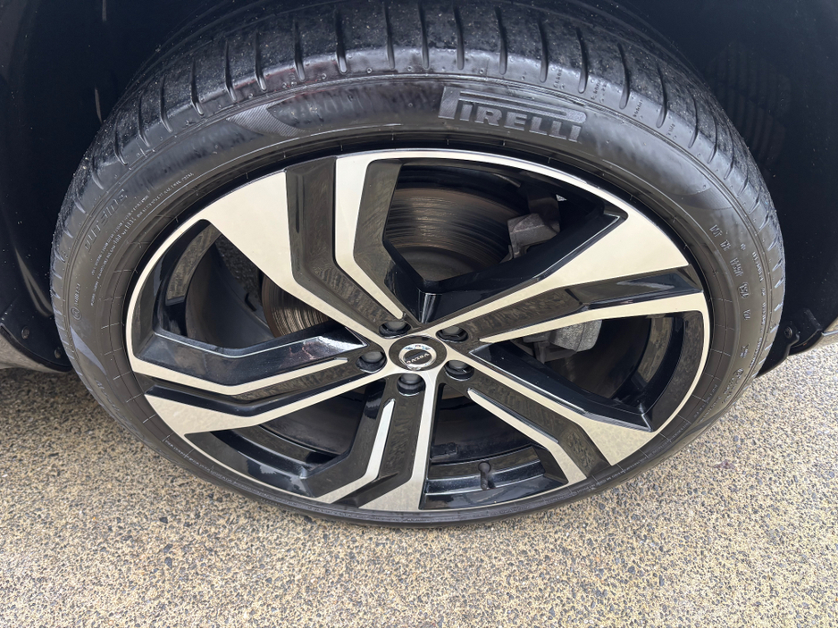 2023 Volvo XC90 RECHARGE T8 ULTIMATE DARK AWD €67,900