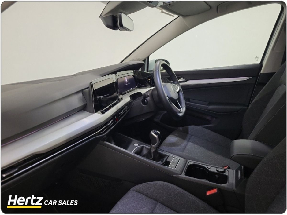 2023 Volkswagen Golf LIFE 2.0 TDI 115HP Diesel Manual €26,995