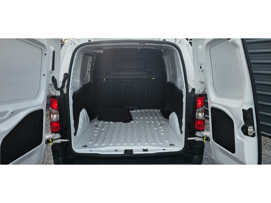 2022 Peugeot Partner ACTIVE 1.5 BLUE HDI 10 100 6.3 2DR BLACK FRIDAY SALE €14,500