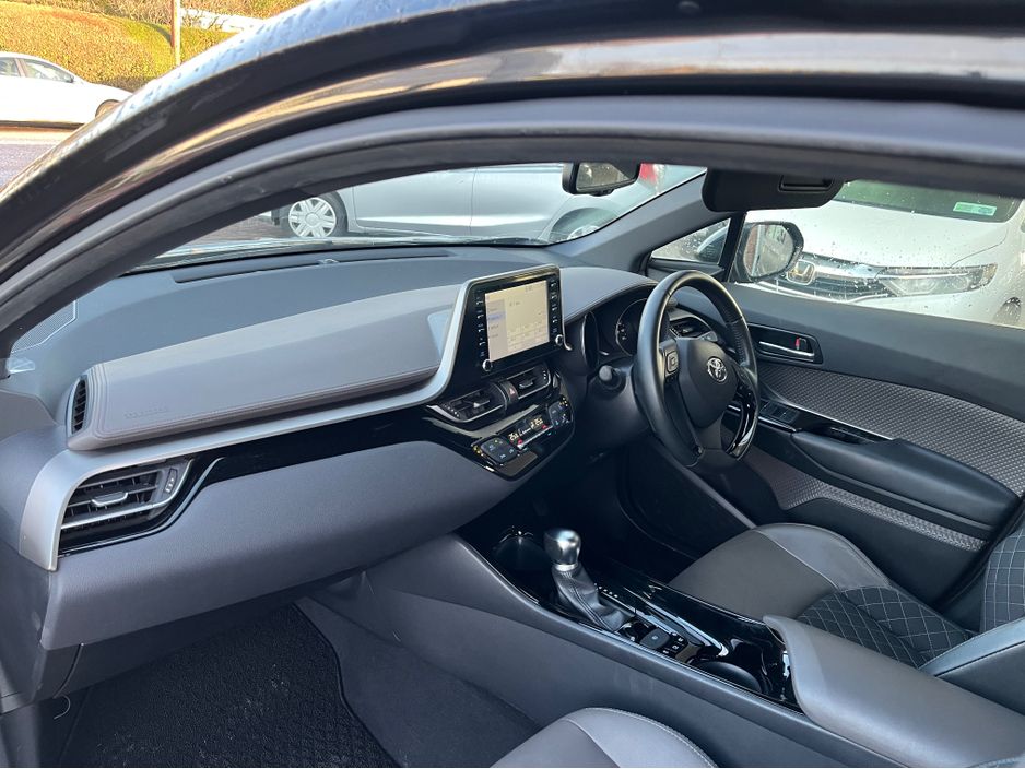 2020 Toyota C-HR Hybrid high spec €23,950