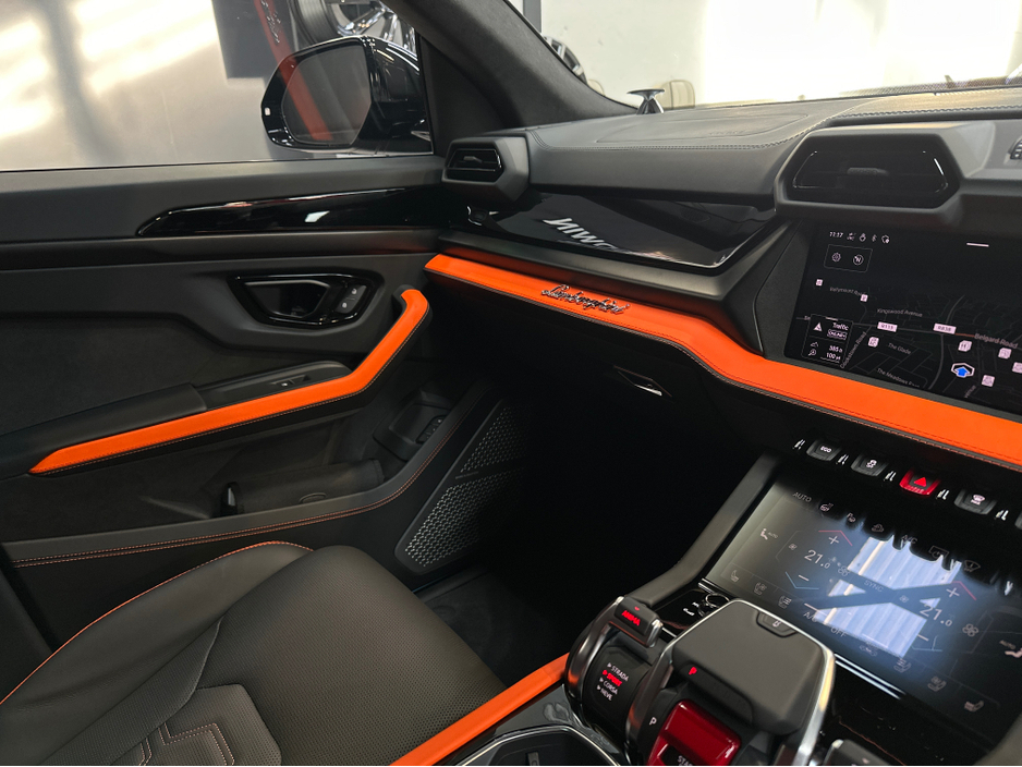 2025 Lamborghini Urus URUS S-E 4X4 V8 TWIN TURBO €359,950