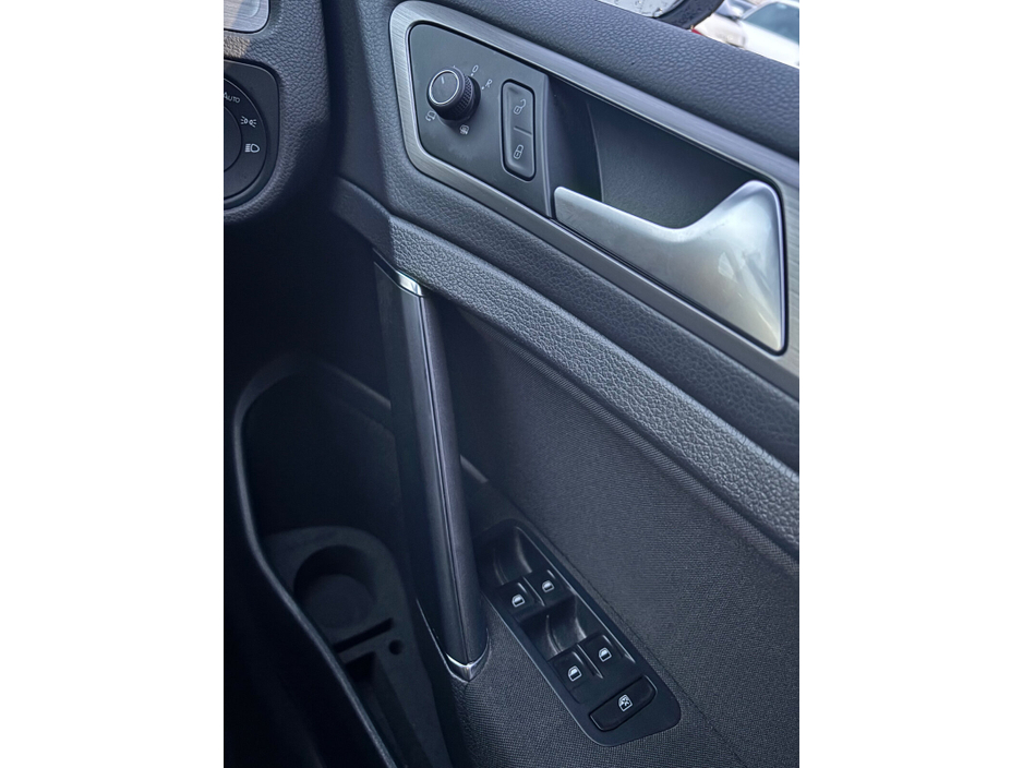 2015 Volkswagen Golf  €10,995