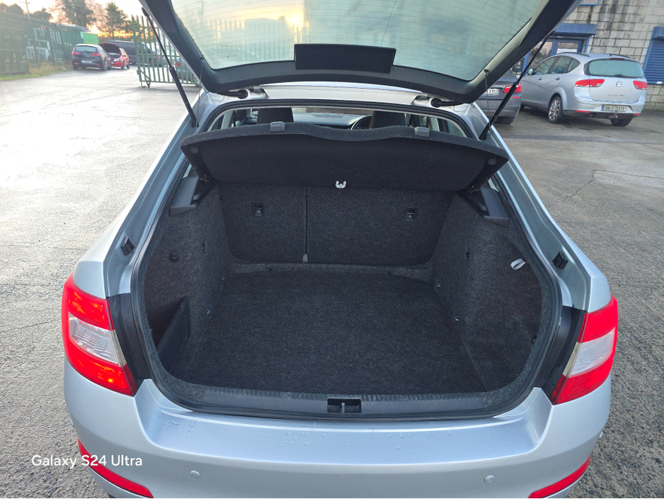 2015 Skoda Octavia AMBITION 1.6 TDI 105HP DSG 4 4DR AUTO €9,750