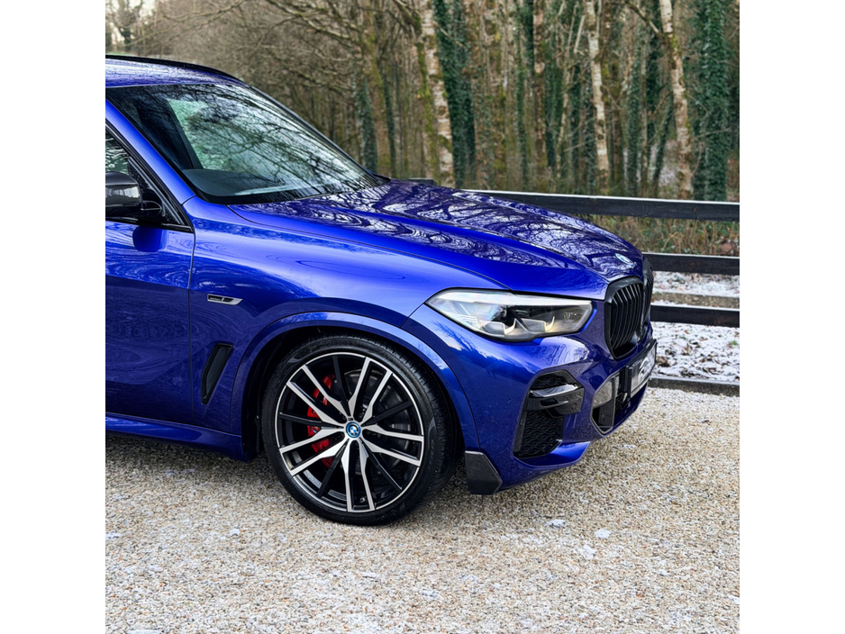 2022 BMW X5 2022 (221) BMW X5 45e M Sport Pro *SAN MARINO BLUE €64,999