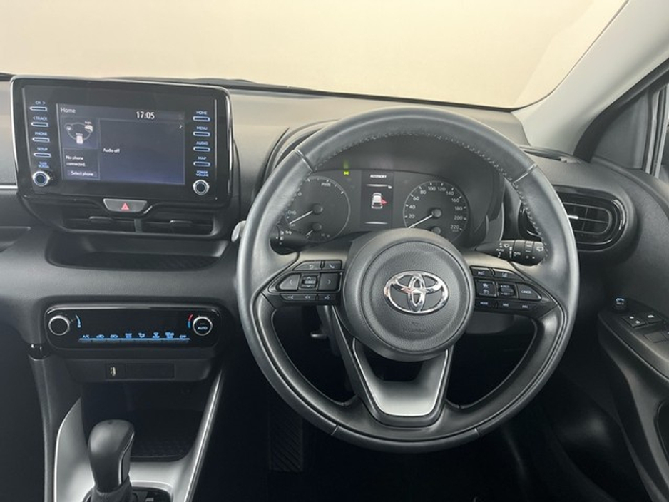 2023 Toyota Yaris HYBRID LUNA €24,450