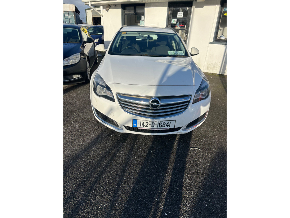 2014 Opel Insignia 2.0CDTI 140PS S €2,950