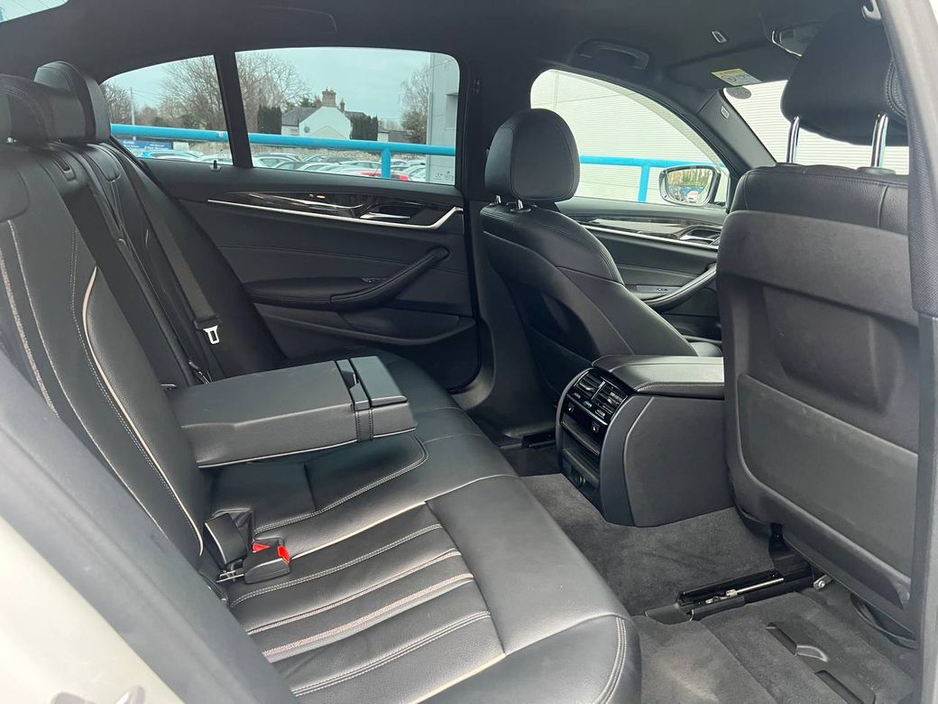 2018 BMW 5 Series 530e M-SPORT COMPETITION 2.0 HYBRID // VERY LOW MILEAGE // 360 PARK ASSIST // LEATHER POWERED HEATED SEATS €29,950