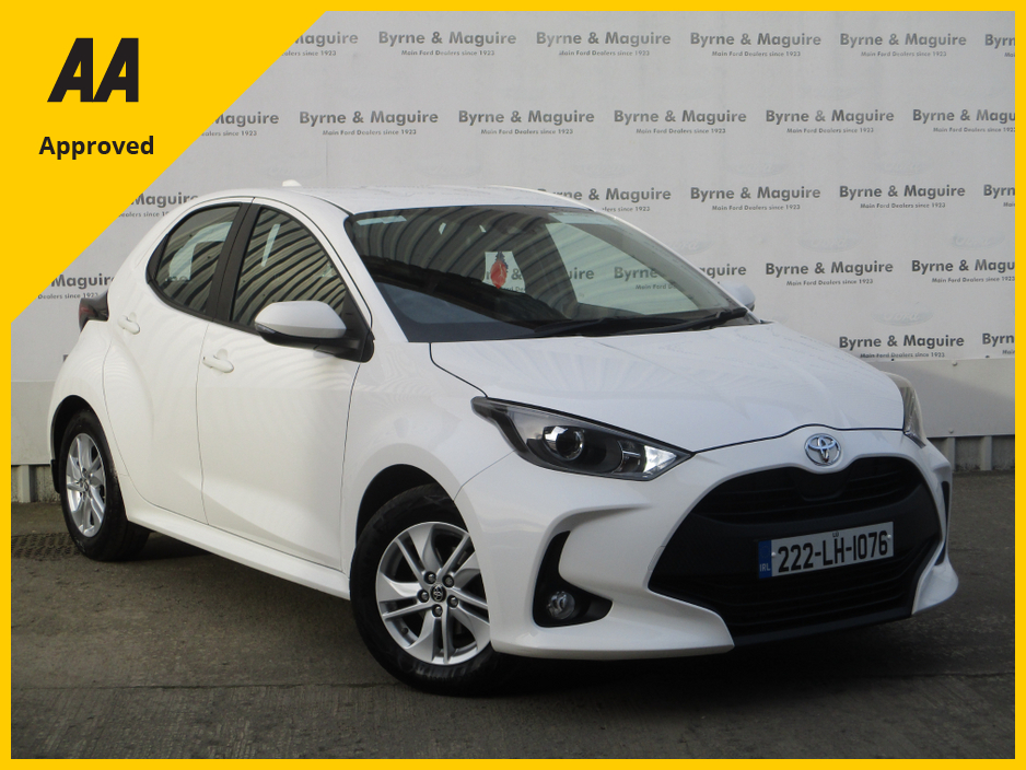 2022 Toyota Yaris 1.0 LUNA ONLY 23000 KMS, ALLOYS, BLUETOOTH, REVERSE CAMERA AND MORE,  FULLY SERVICED WITH 12 MONTHS WARRANTY AND 12 MONTHS AA COVER !! €20,500