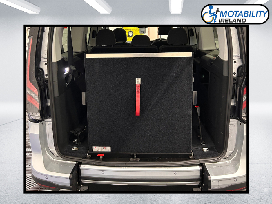 2026 Ford Tourneo Connect Active 1.5 PHEV Hybrid Wheelchair Accessible Taxi €66,995