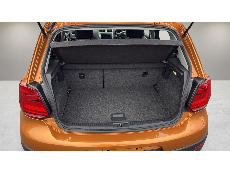 2016 Volkswagen Polo 1.2 TSI 5DR 90HP Crosspolo €12,900