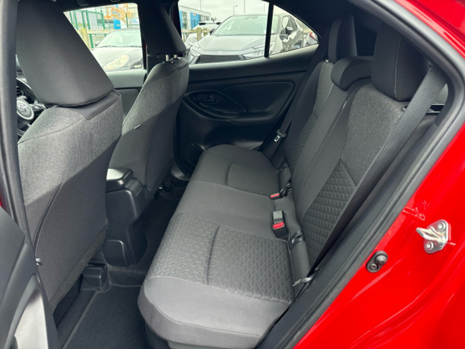 2024 Toyota Yaris Cross LUNA SPORT €31,750