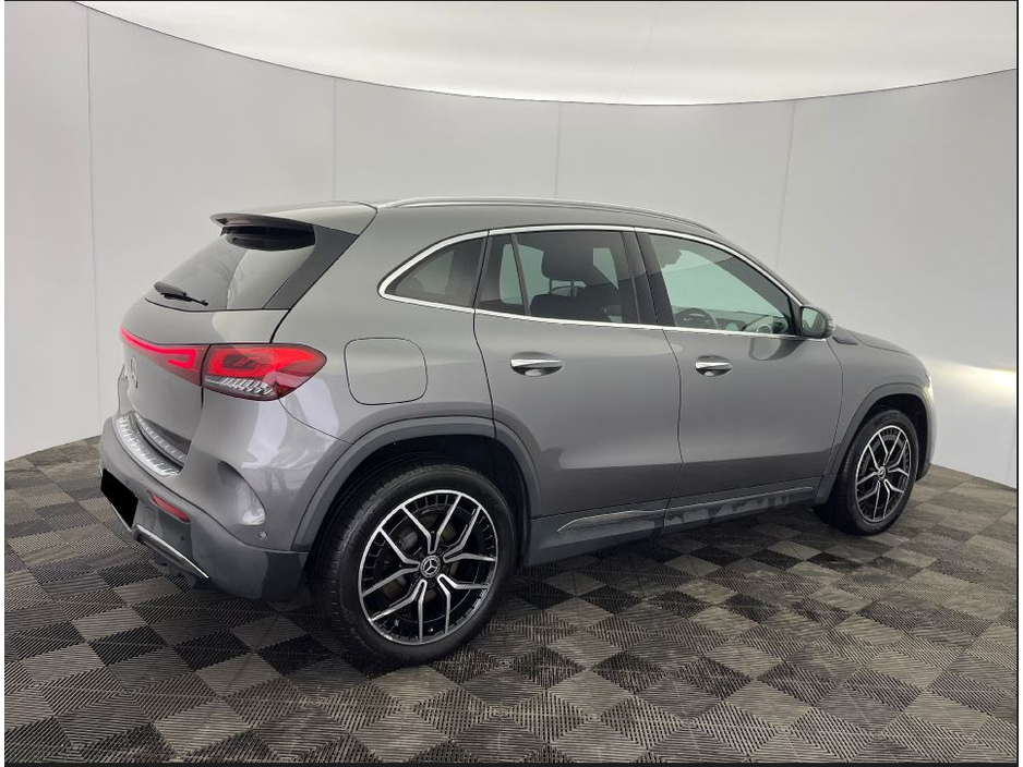 2021 Mercedes-Benz EQA 250 AMG LINE  PREMIUM 66.5kWh // PAN SUNROOF €26,950