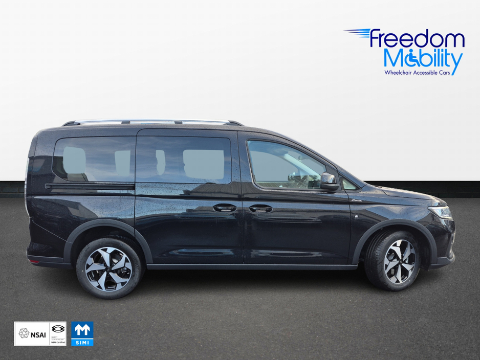 2026 Ford Tourneo Connect Active Lowered Floor Wheelchair Access