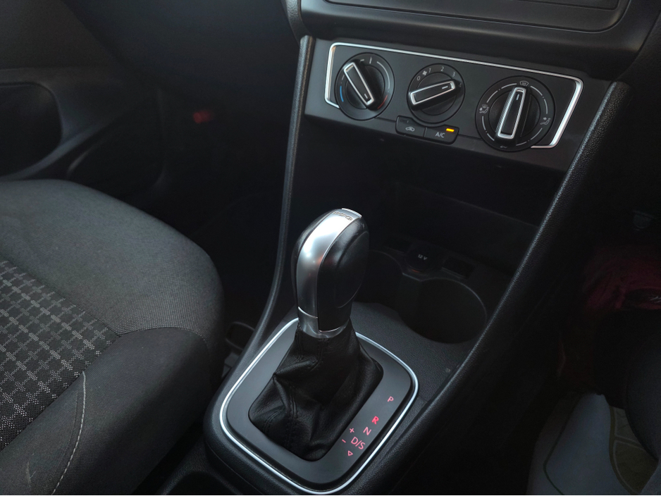 2015 Volkswagen Polo 1.2 TSI COMFORT UPGRADED ALLOYS REV CAMERA ALLOYS LOW TAX €11,750