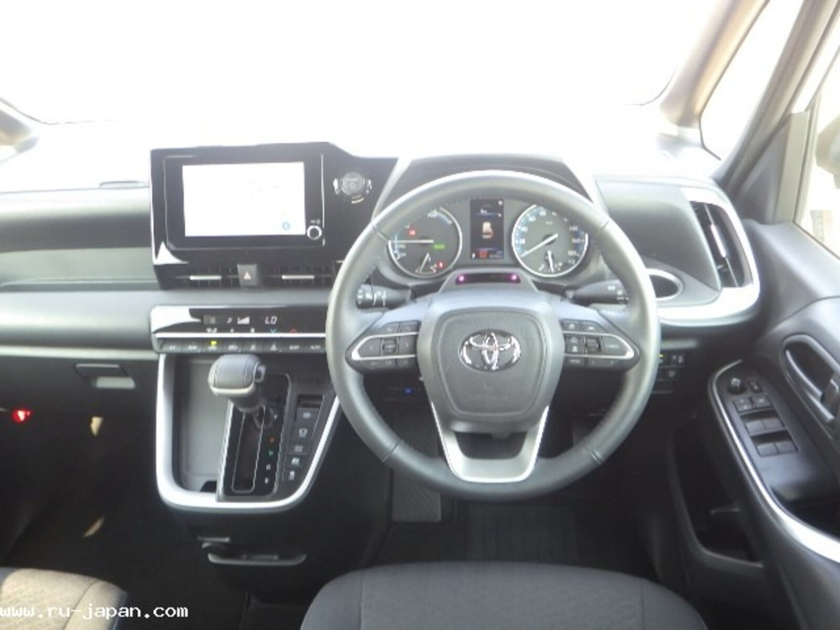 2023 Toyota Voxy  €44,599