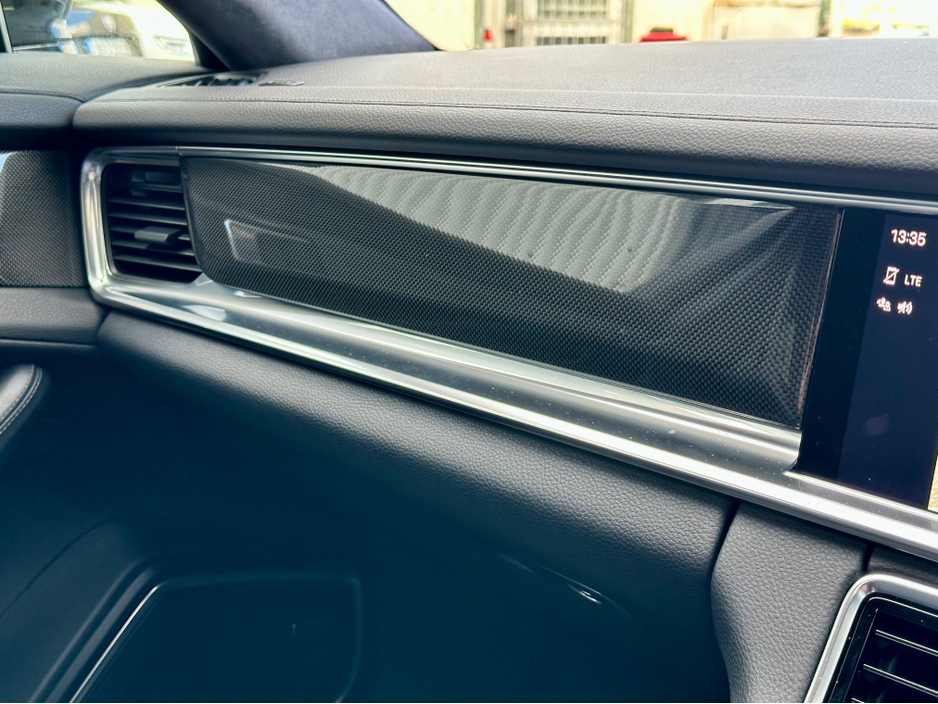 2022 Porsche Panamera 2+2 E-HY E-HYBRID CARBON TRIM €84,950