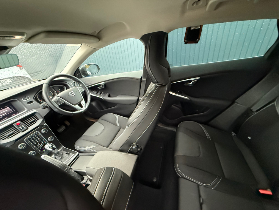 2019 Volvo V40 MOMENTUM - D4 2.0L DIESEL - AUTO - 12M WARRANTY - CAR: 1616