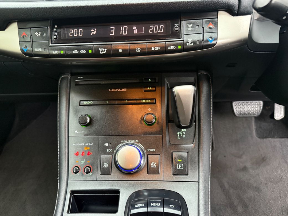 2015 Lexus CT 200 h 1.8 HYBRID / ADVANCE SPEC / TAX €180 (152 REG ) €13,950