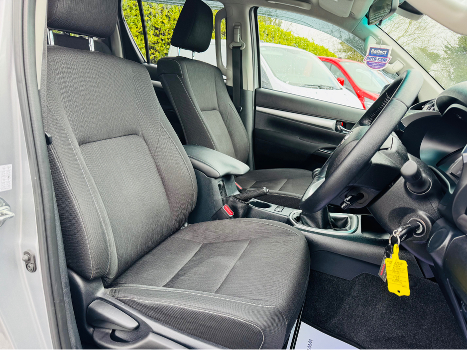 2023 Toyota Hilux *NO VAT* 2.8 SR5 DOUBLE CAB 4DR #300 €45,999