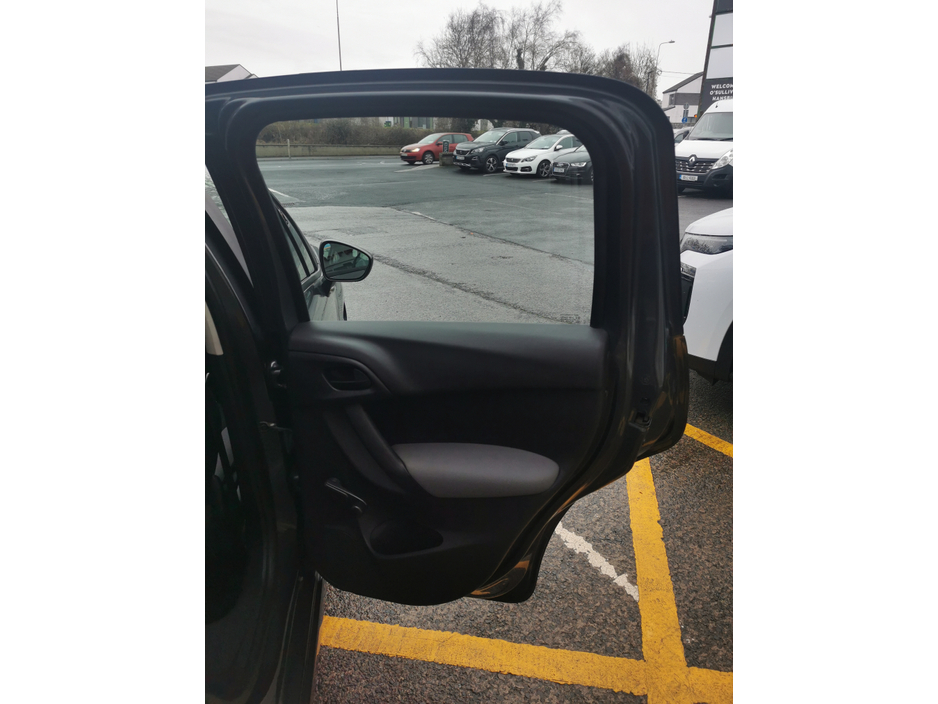 2015 Citroen C3 HDI 70 CONNECTED 4DR €7,500