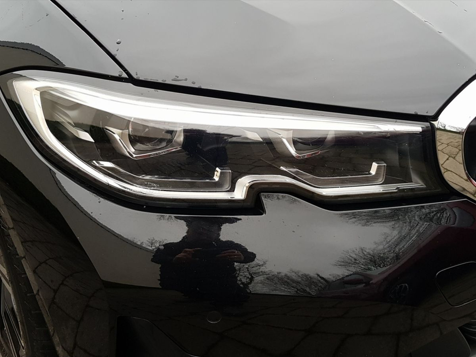 2022 BMW 3 Series 318d SE €39,995