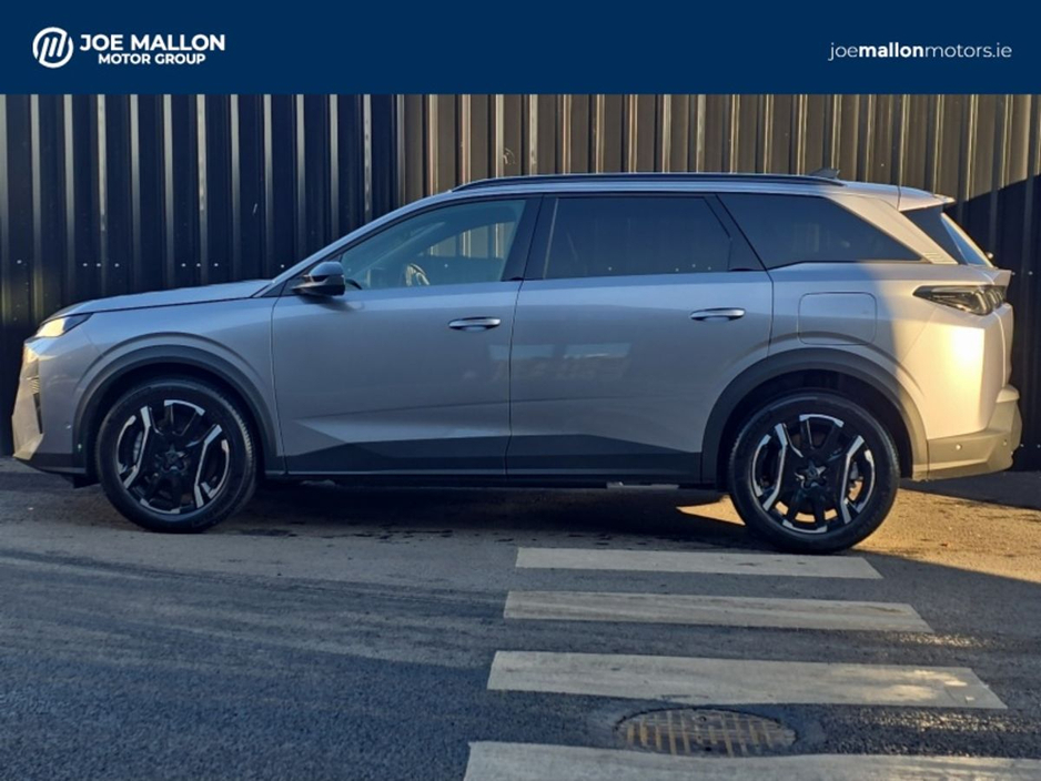 2026 Peugeot 5008 New Model Allure. 73Kwh Electric. (7Seats) €54,895