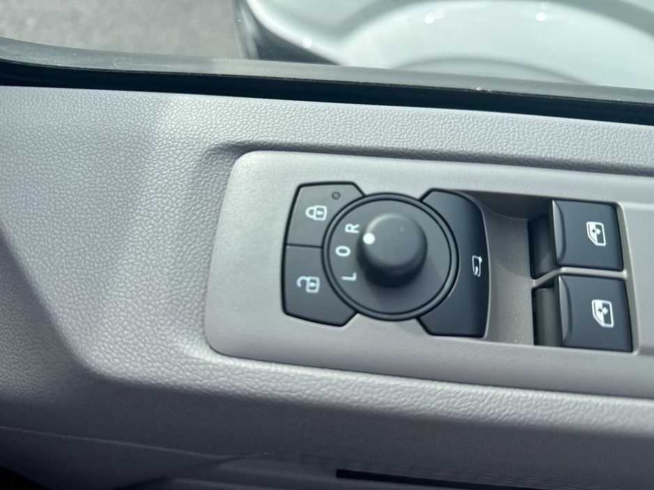 2025 Volkswagen Transporter  €33,495