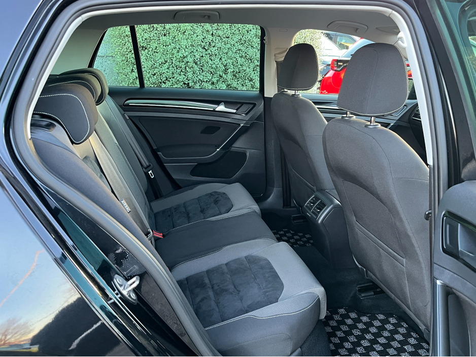 2017 Volkswagen Golf HIGHLINE AUTOMATIC 1.4 PETROL //HIGH SPEC//LOW MILES//KEYLESS ENTRY//REVERSE CAMERA//ADAPTIVE CRUISE CONTROL//BLIND SPOT WARNING// €16,950