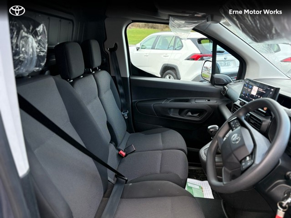 2025 Toyota Proace CITY 1.5 GX SWB 650KG €24,995