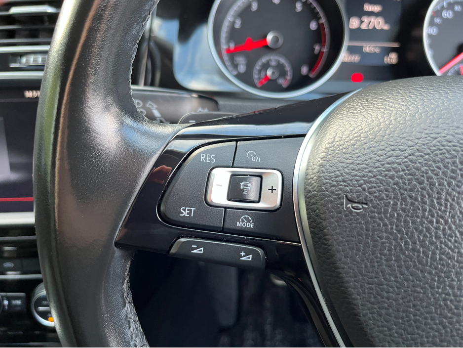 2015 Volkswagen Golf HIGHLINE AUTOMATIC 1.4 PETROL //LOW MILES//HIGH SPEC//KEYLESS ENTRY//REVERSE CAMERA//ADAPTIVE CRUISE CONTROL// €14,950